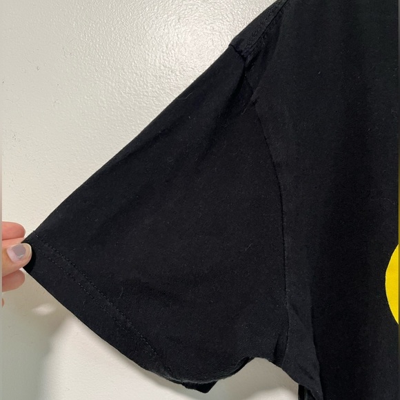 Batman Graphic Tee - Men’s Size Large - Picture 6 of 8